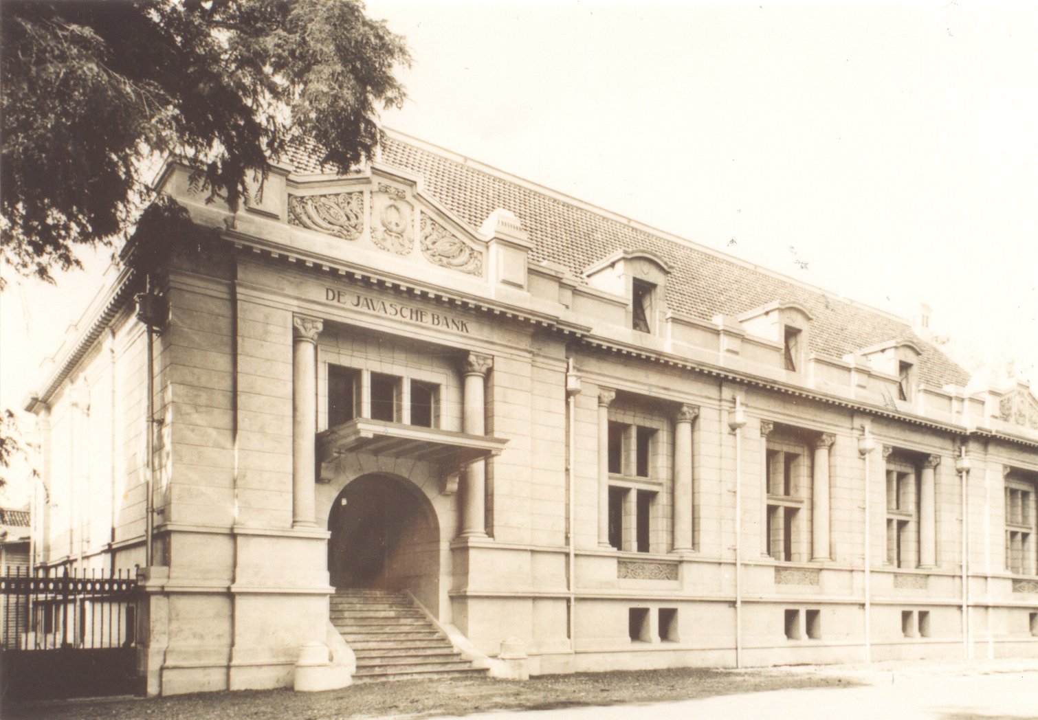 JAVASCHE BANK BATAVIA (bangunan jaman pra kemerdekaan 
